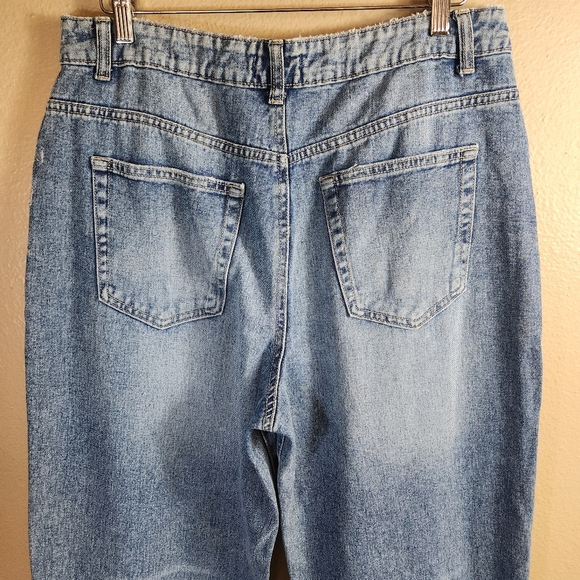 Refuge Womens |11| High Rise Wide Leg Medium Wash 100% Cotton Jeans - Picture 8 of 11